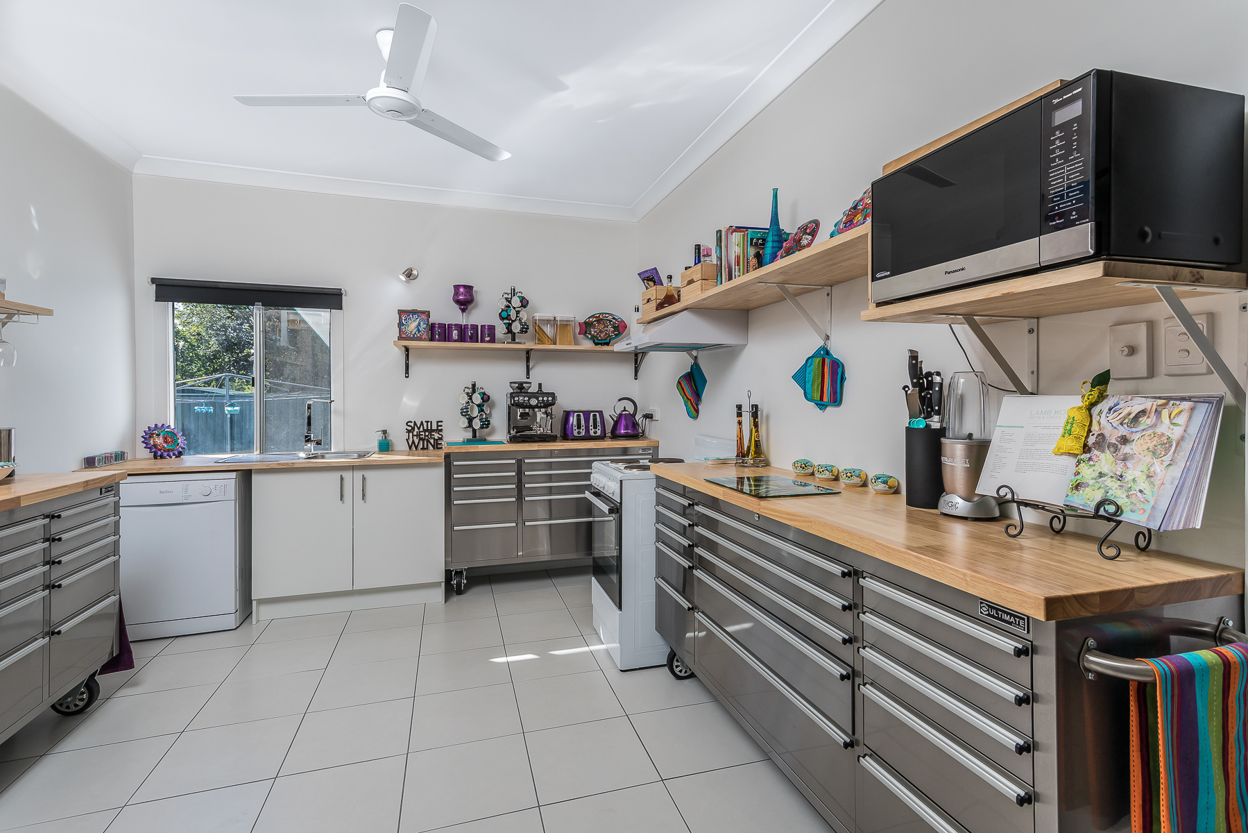 2 Caroline St, WOODY POINT QLD 4019 Crown Properties Qld