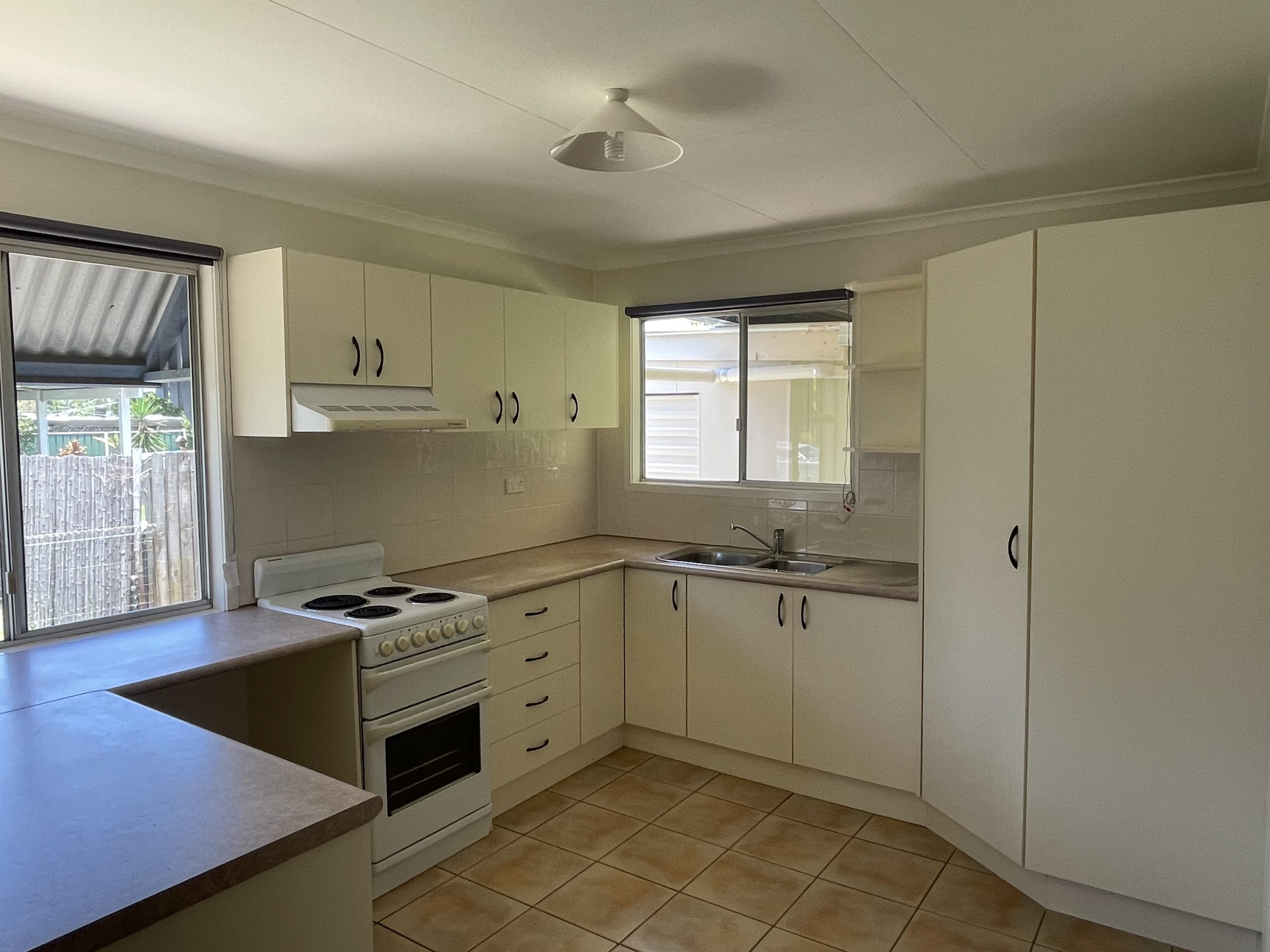 22 Thompson Street, DECEPTION BAY QLD 4508 Crown Properties Qld